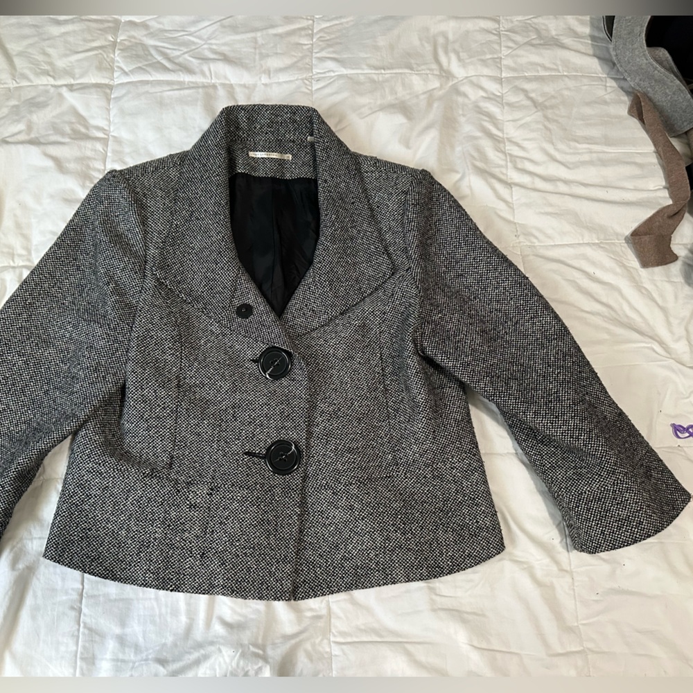 Gray Wool-Blend Blazer with Wide Lapels